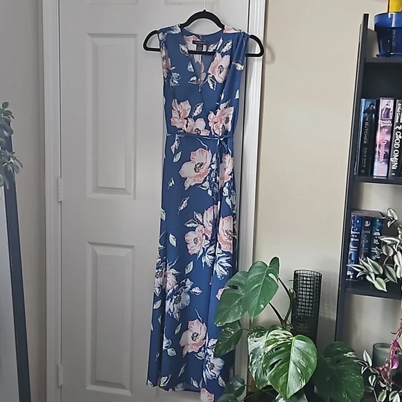 French Connection Dress: Faux Wraparound, Floral - Picture 2 of 4